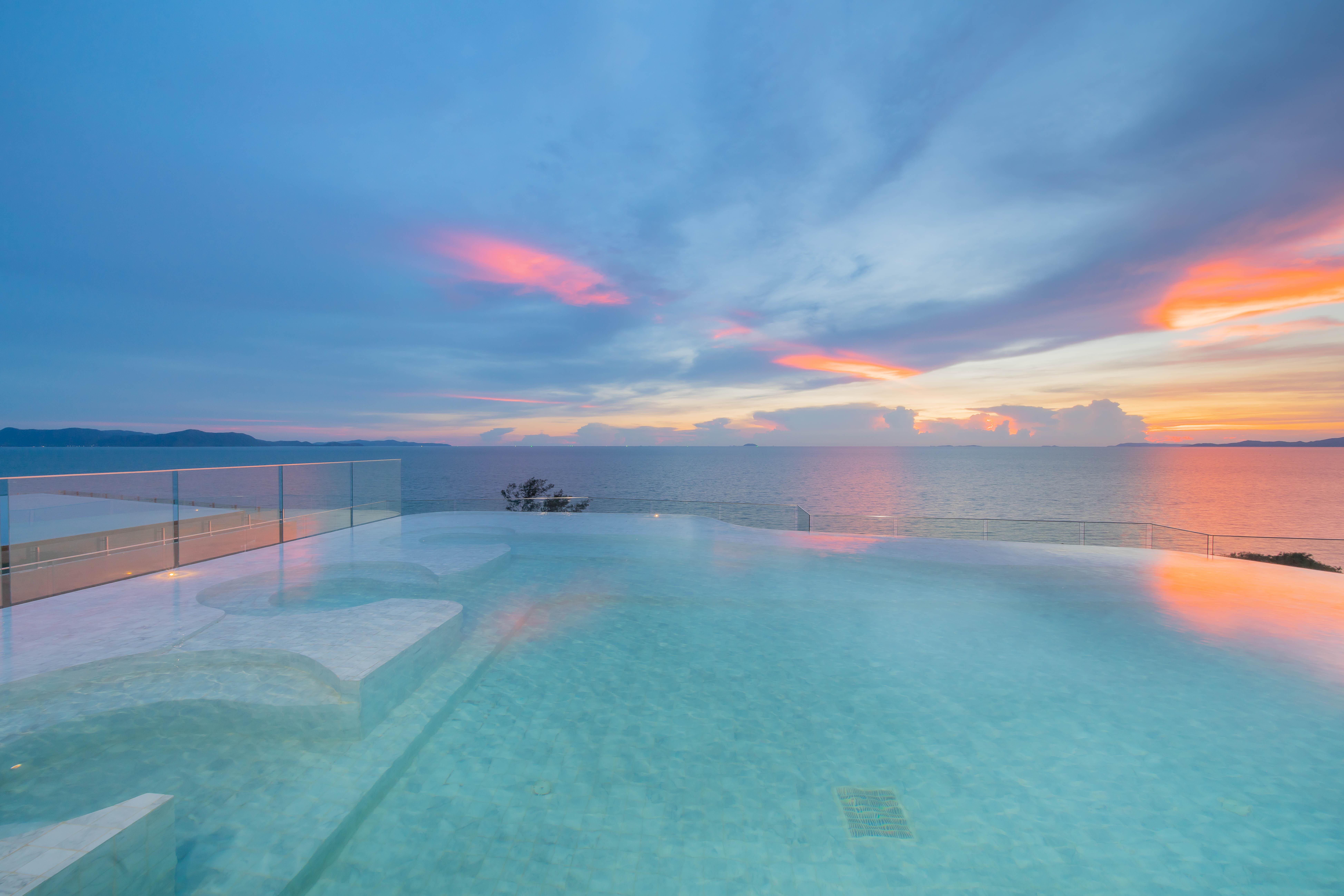 Bayphere Hotel Pattaya Jc Na Chom Thian Buitenkant foto Sunset at the rooftop pool