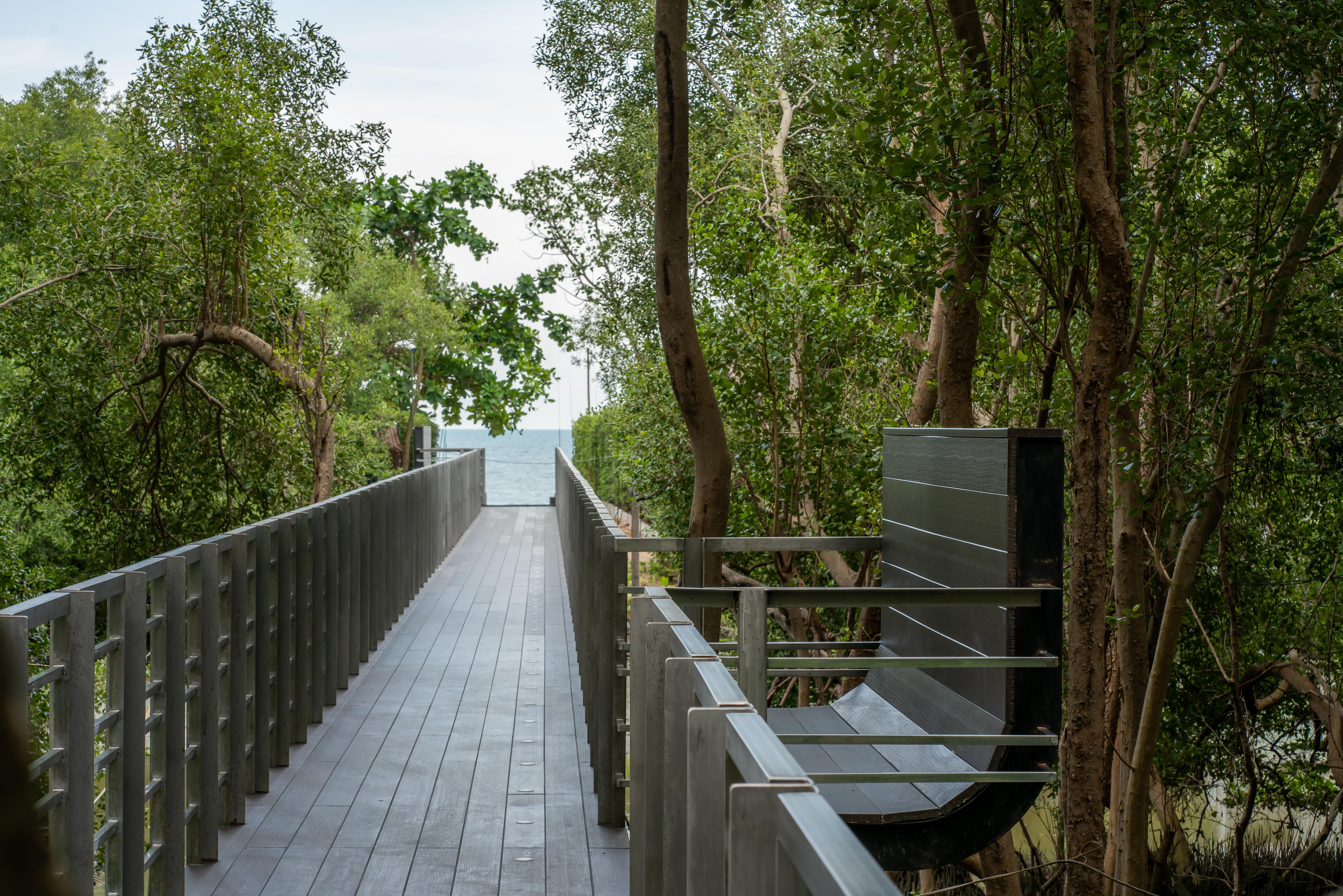 Bayphere Hotel Pattaya Jc Na Chom Thian Buitenkant foto The Treetop Walkway